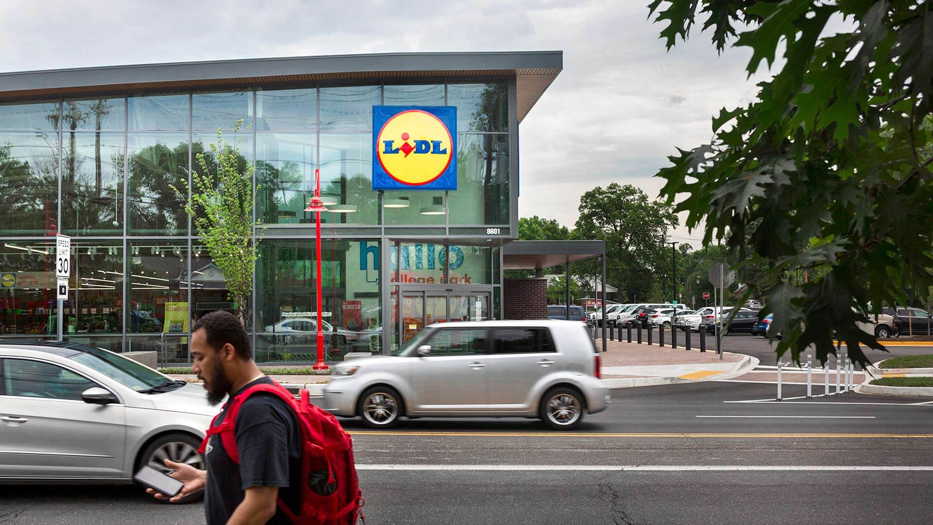 New Lidl on Baltimore Ave opening day